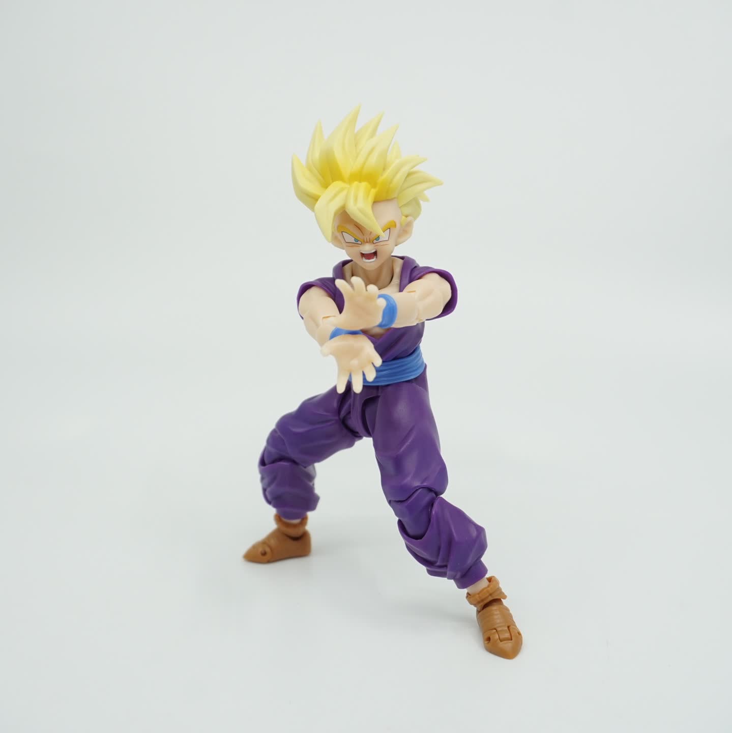 반다이 S.H.Figuarts 손오반 -오공을 초월한 전사-