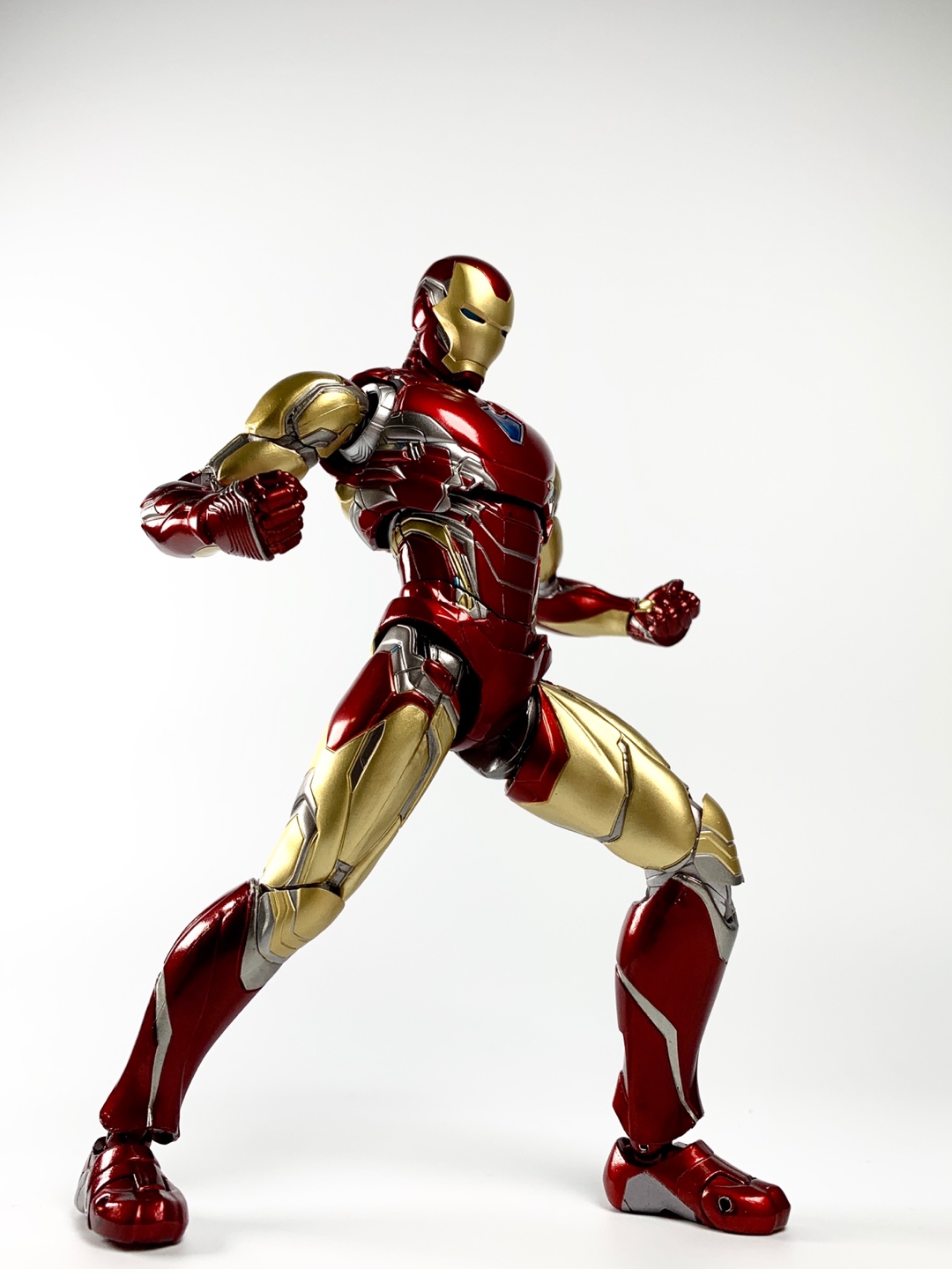 S.H.Figuarts 엔드게임 아이언맨 마크85