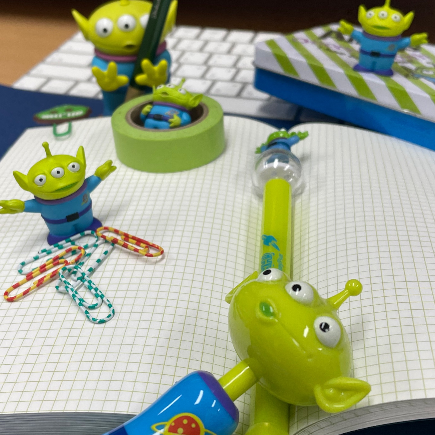 은근 지분 챙겨가는 알린 필기구와 필통✍🏻
