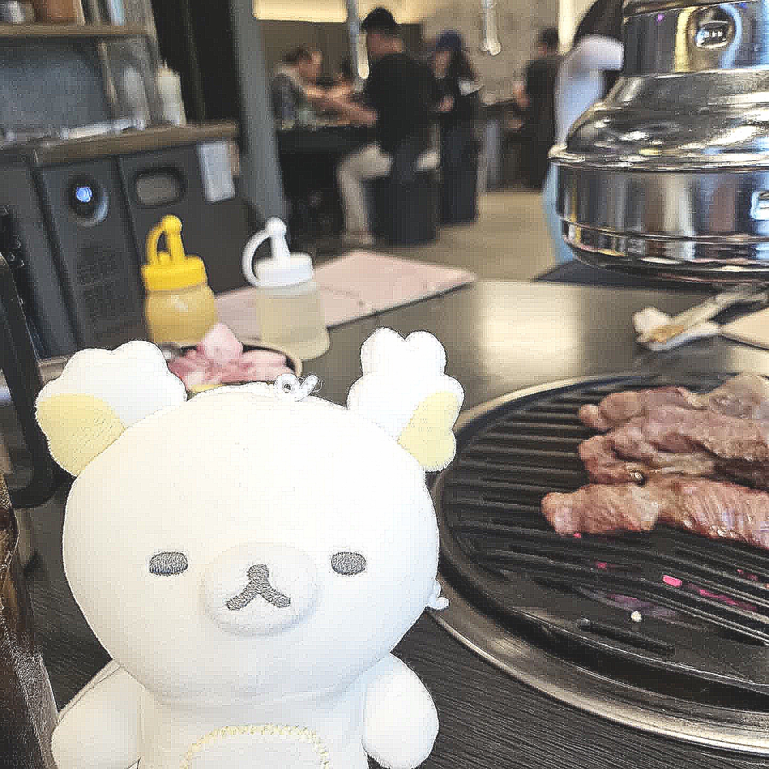 아무리 졸려도 고기는 못참지요🥩🥩