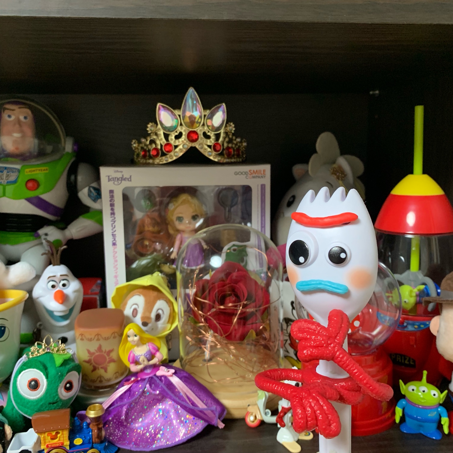 Hum... I’m not a toy..!