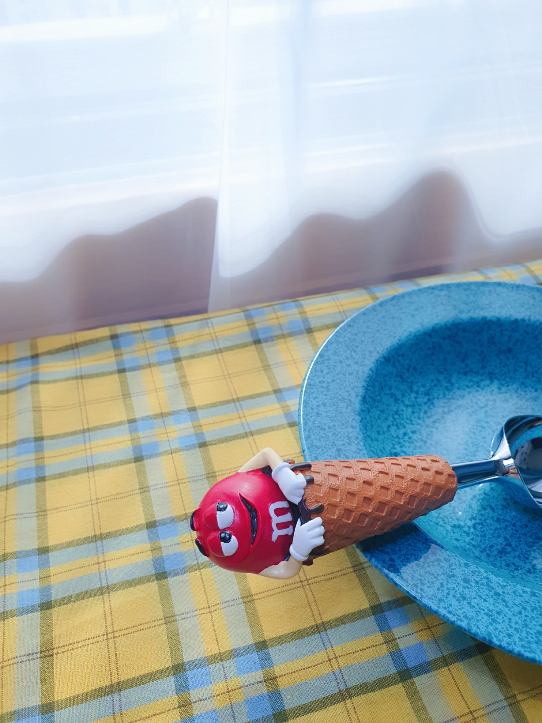 m&ms icecream scoop