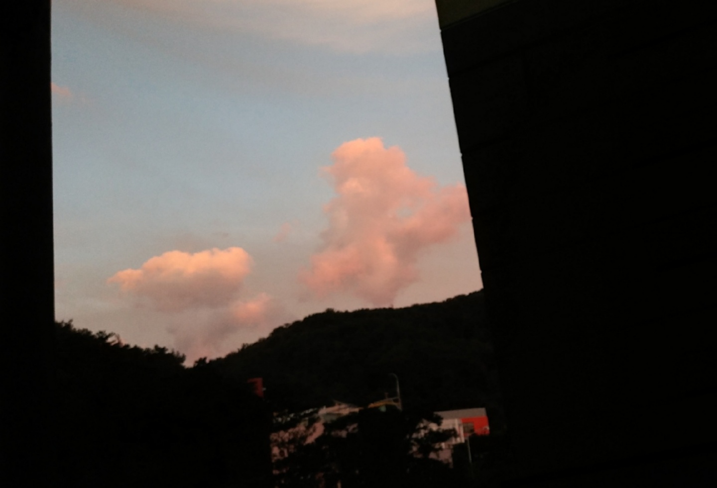 구름너무이뻐