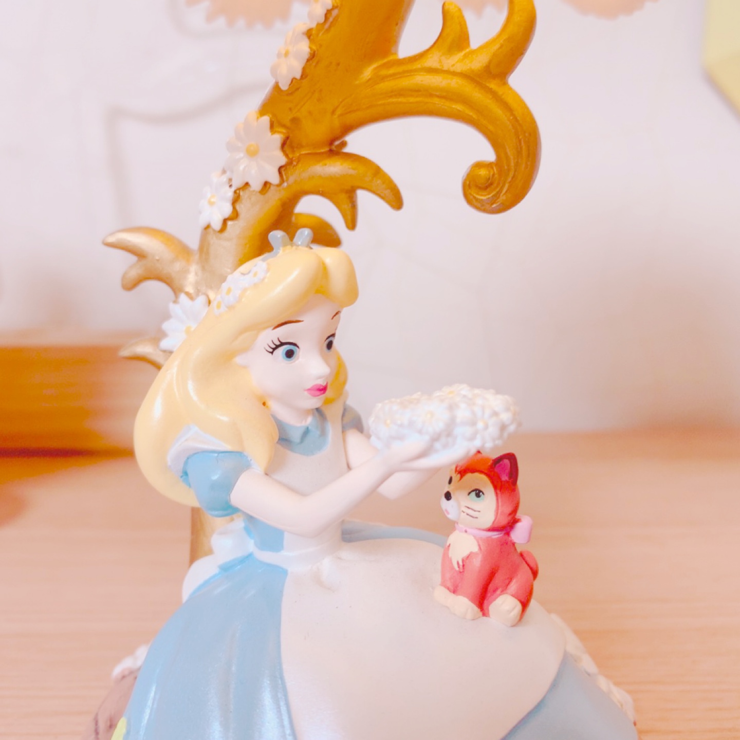 Alice with dinah