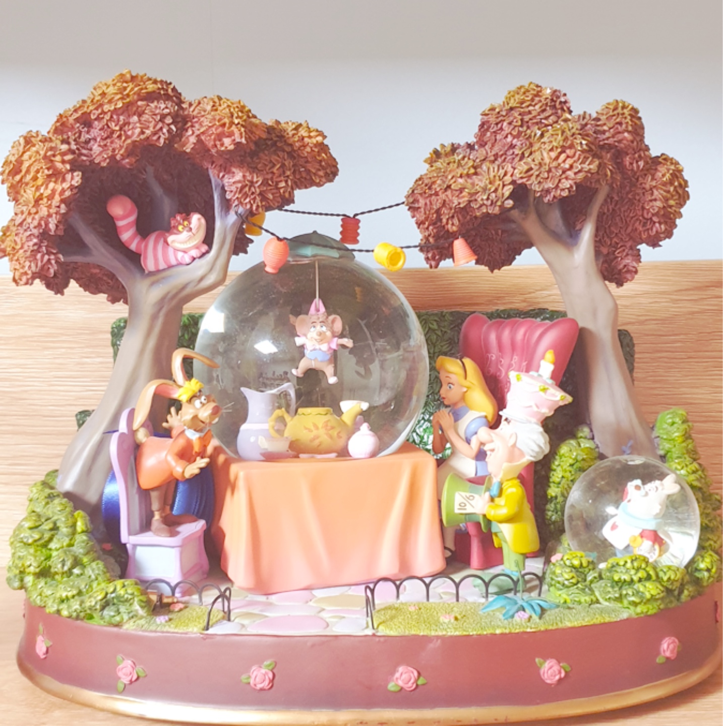 Alice tea party