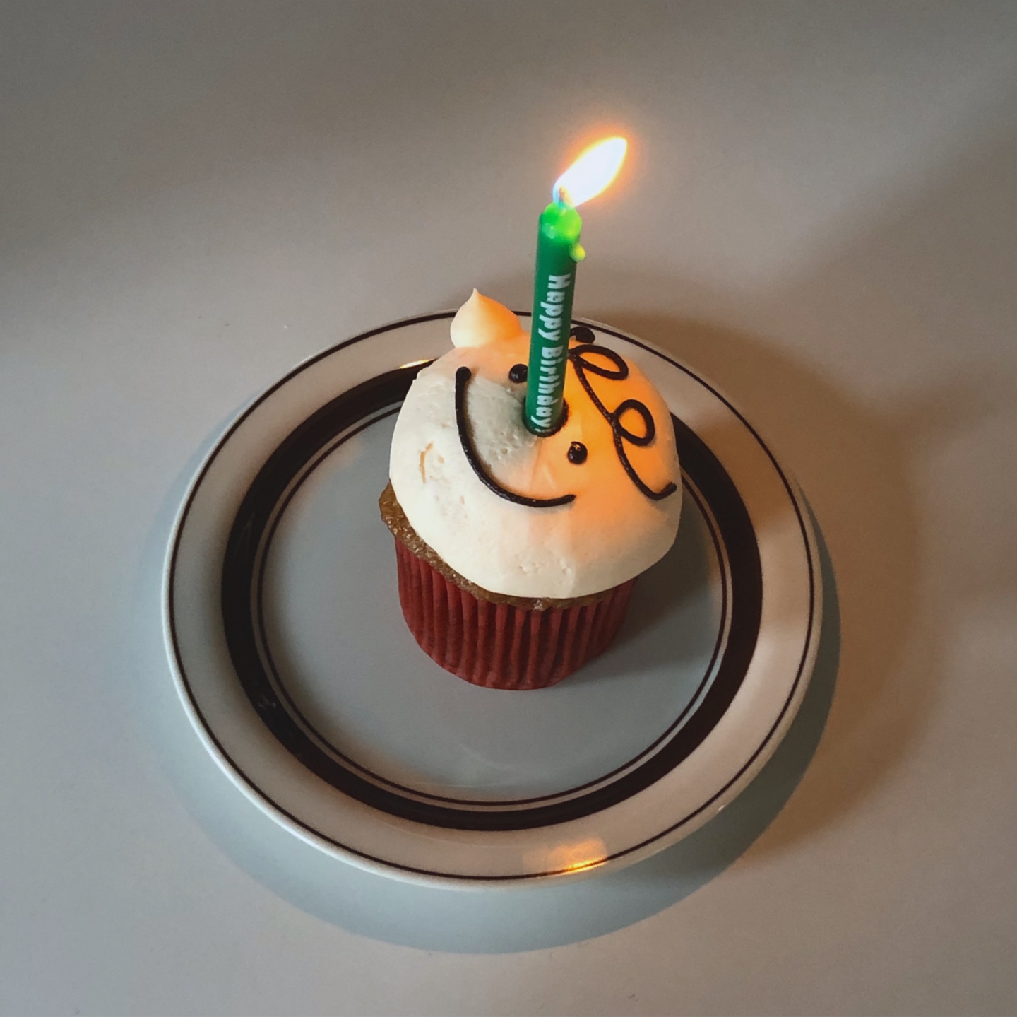 찰리와 함께 생일 축하해