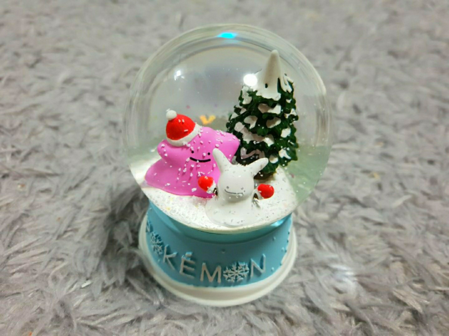 눈 맞기 대장 메타몽 :)