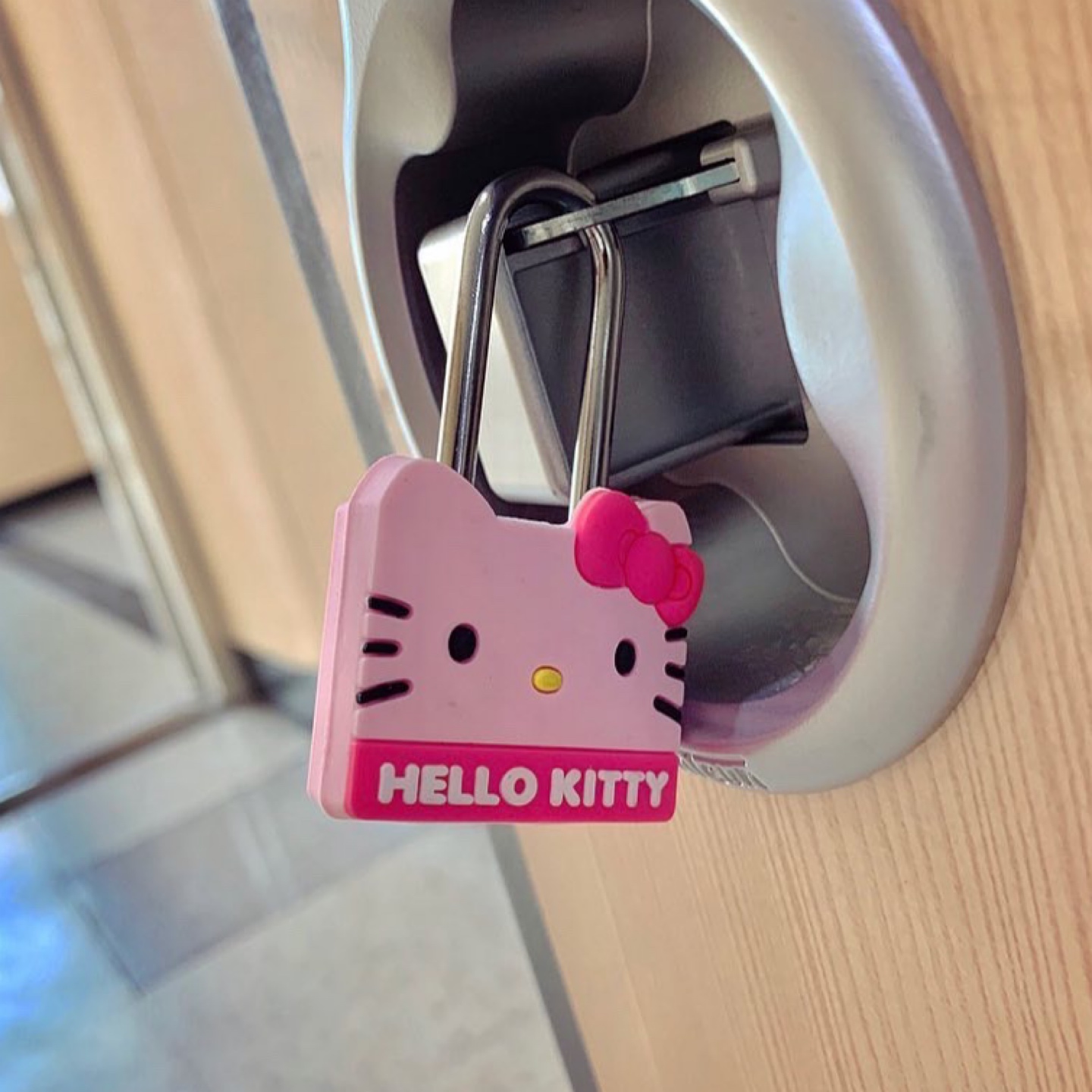 헬로키티 ...🎀
첫번째사진은 인스타에올렷엇는데 페북페이지에서도올라간사진 ㅎㅎ 