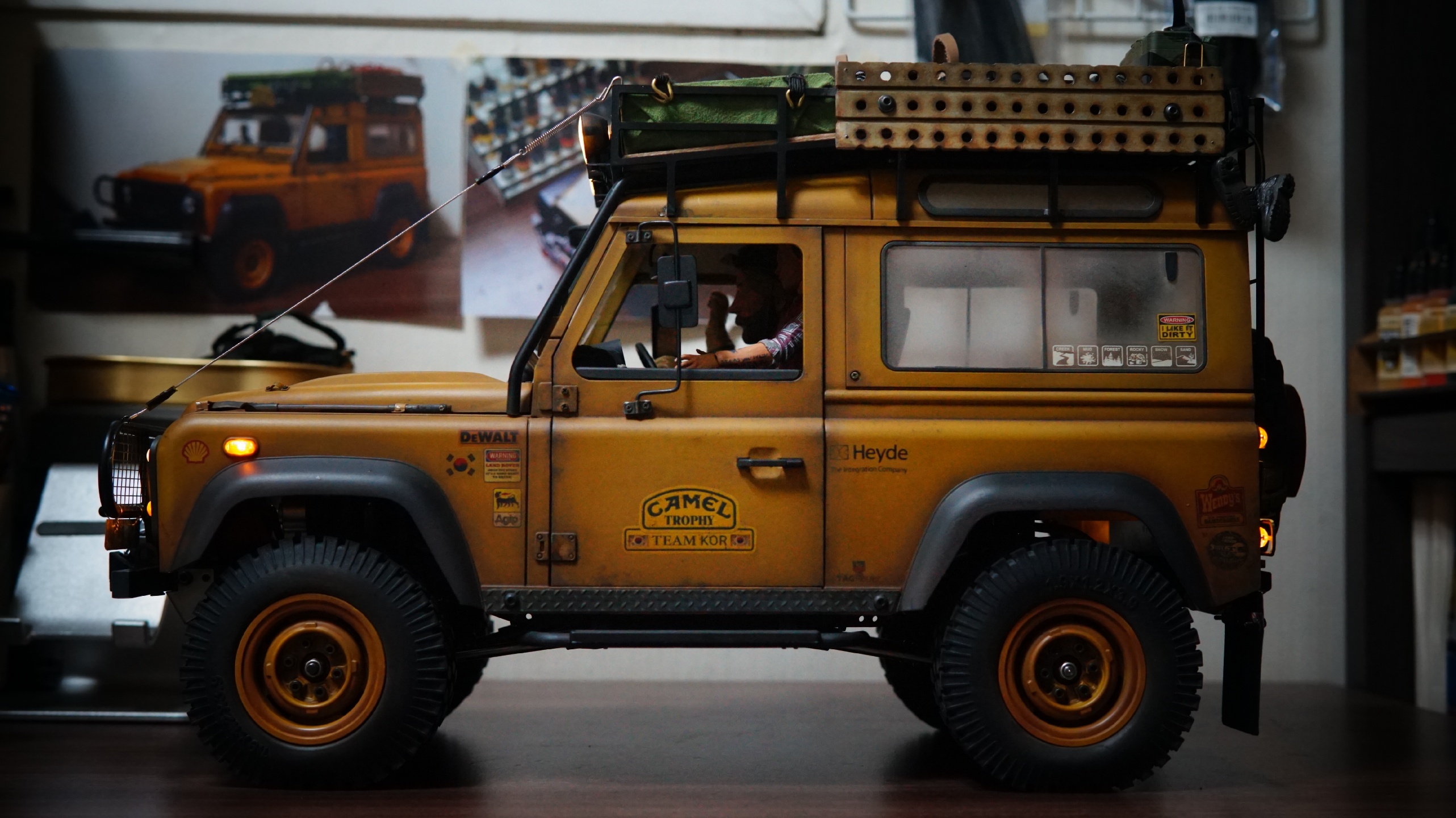 1/10 Camel Trophy Defender90