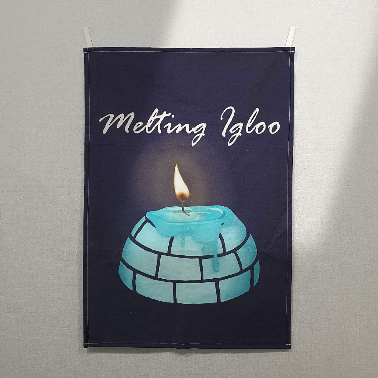 Melting Igloo 패브릭포스터