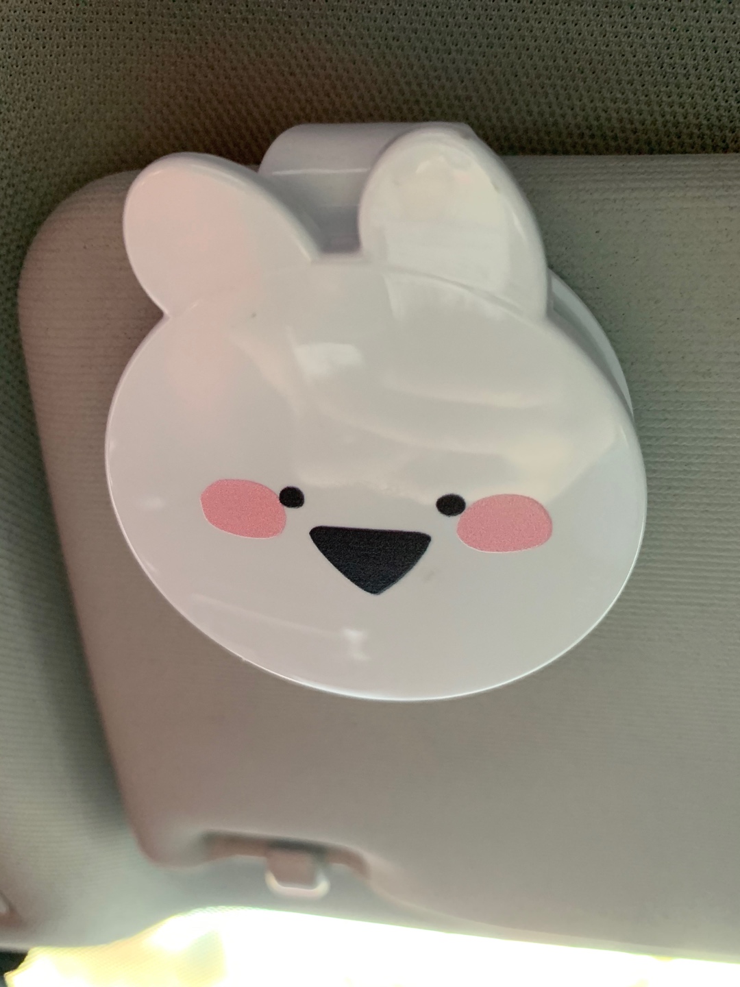 이토끼 이모티콘 다들 있는거 아닙니까