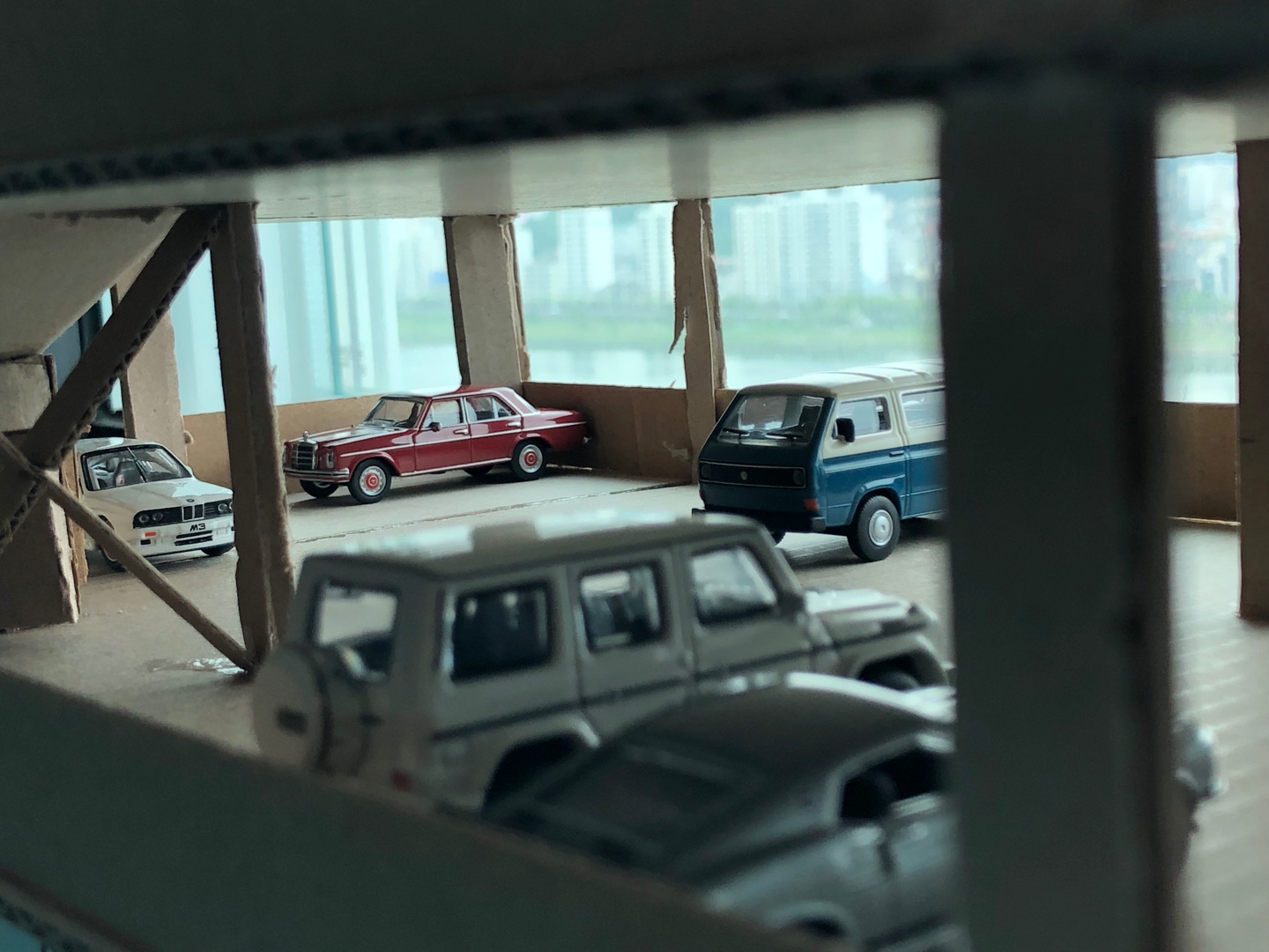 DIORAMA 