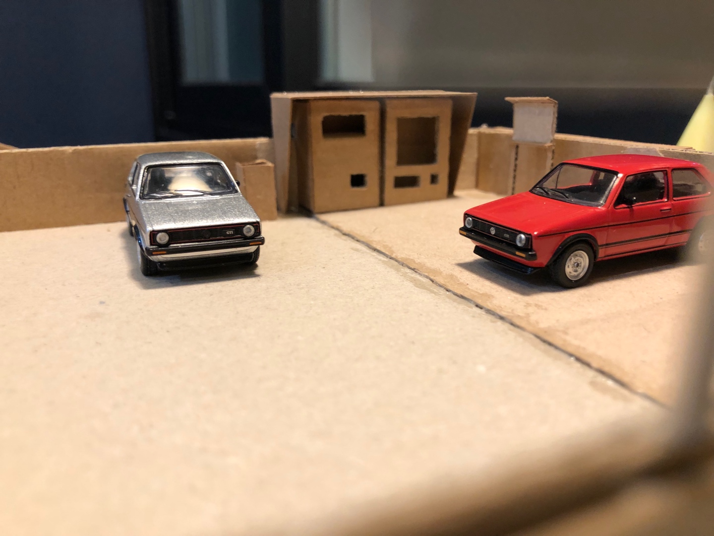 DIORAMA 
