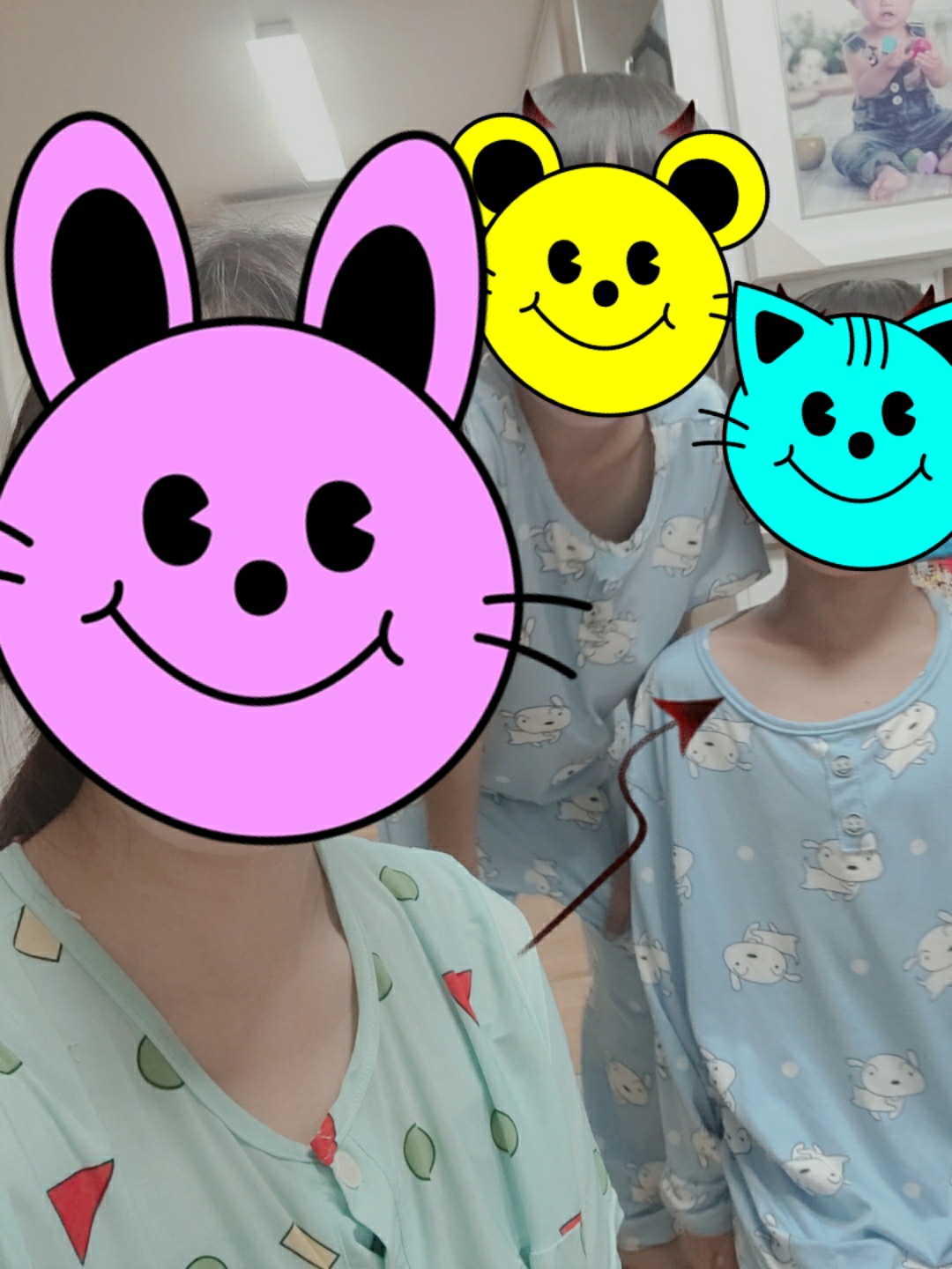 짱구를 좋아해서 짱구 잠옷까지 산 울가족들!
아가들꺼는 아쉽게도 빨아서 흰둥이...ㅠ