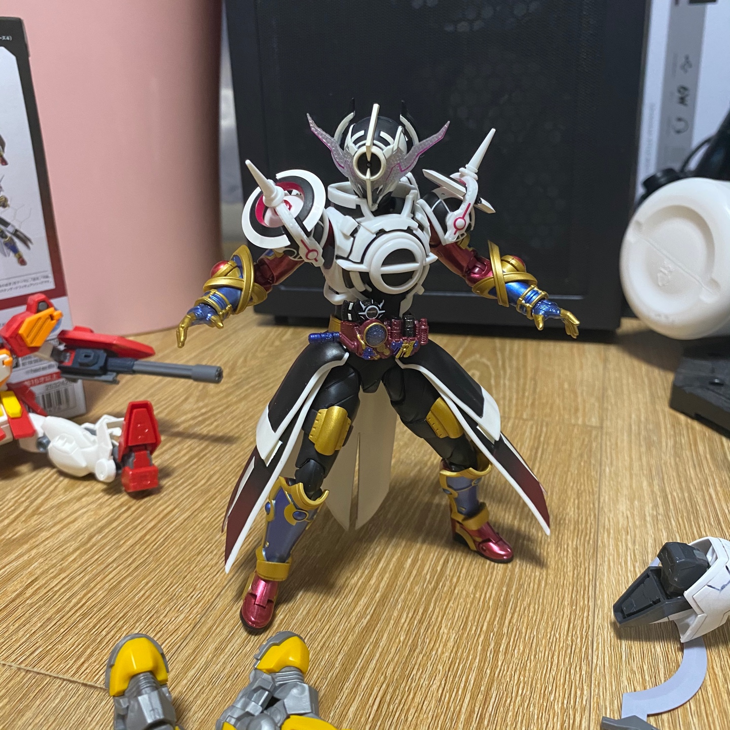 SHF 가면라이더 에볼 페이즈4 블랙홀폼