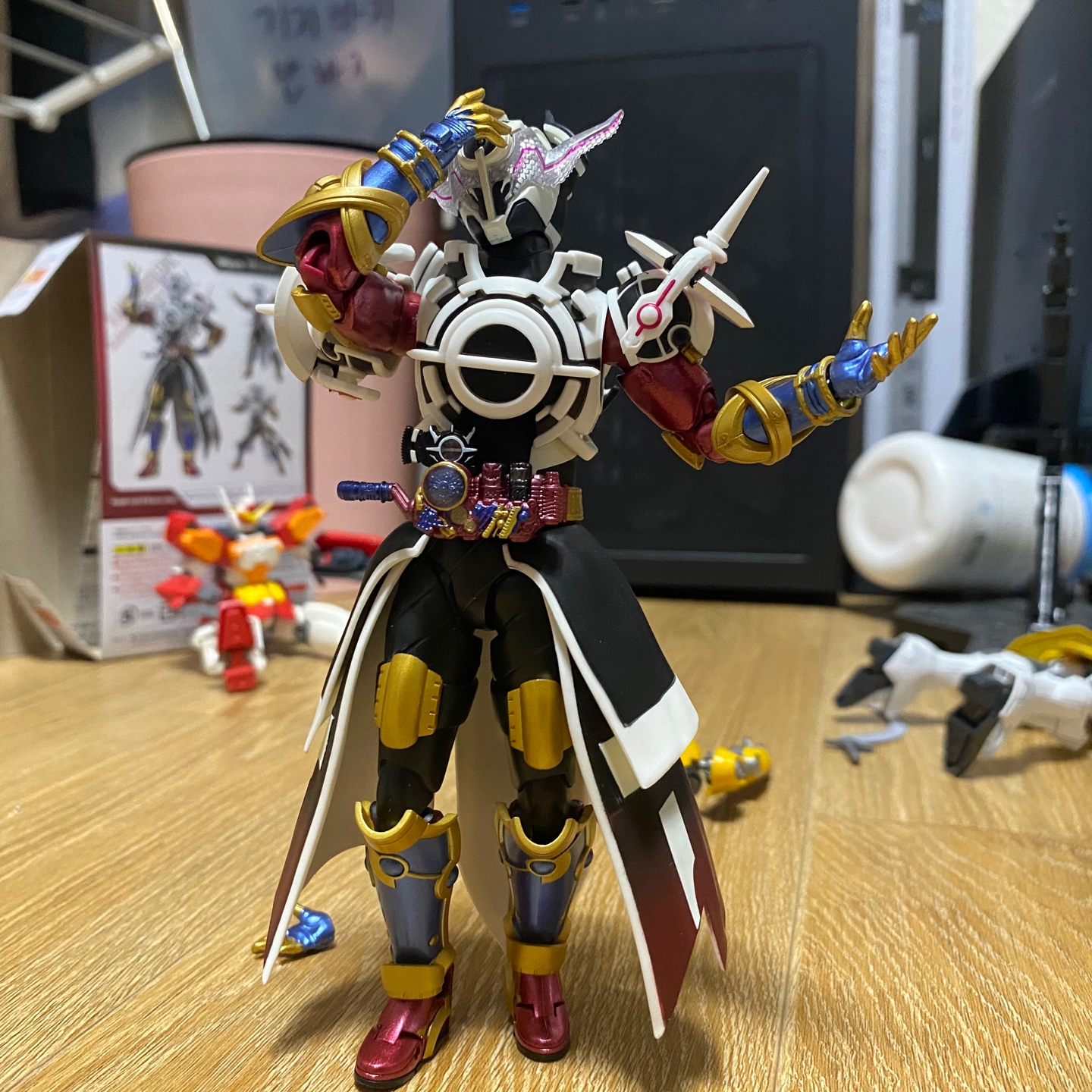 SHF 가면라이더 에볼 페이즈4 블랙홀폼