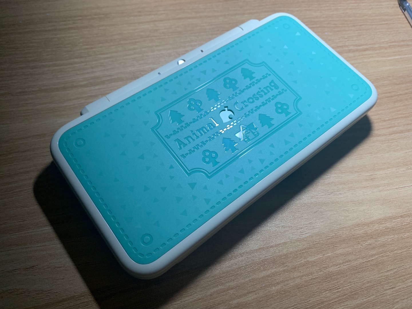NEW 닌텐도 2DS XL
튀어나와요 동물의숲 에디션