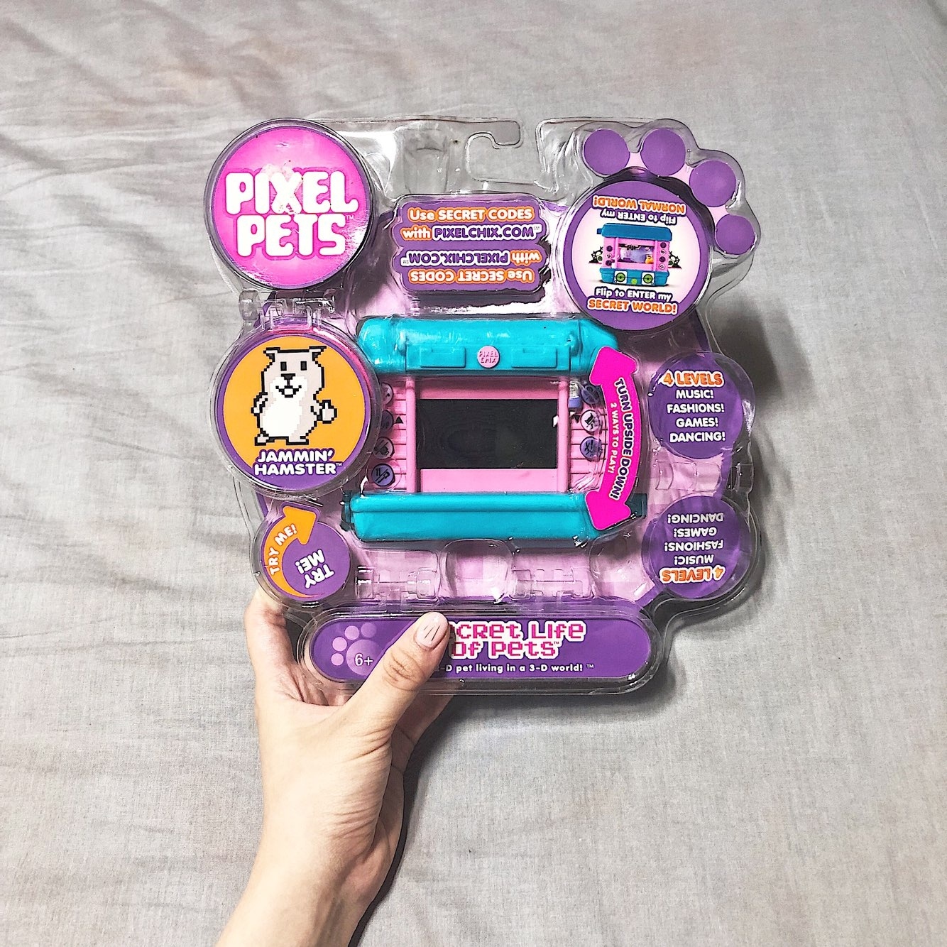 Pixel Chix - Secret Pet 🐹