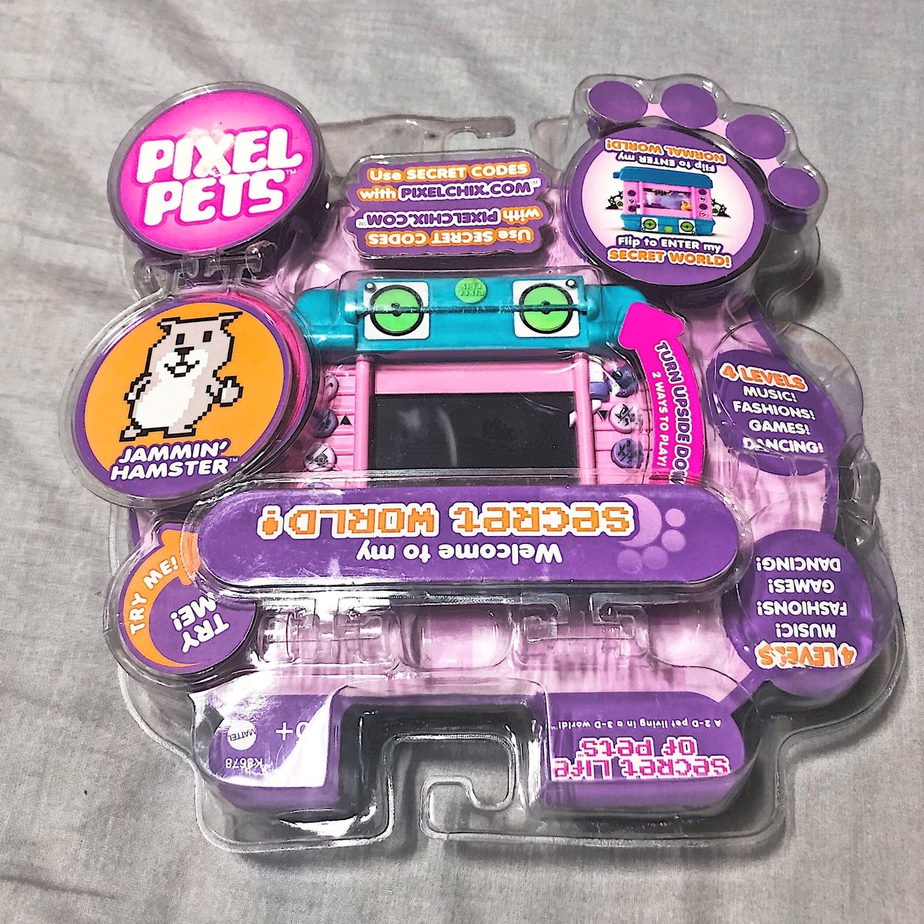 Pixel Chix - Secret Pet 🐹