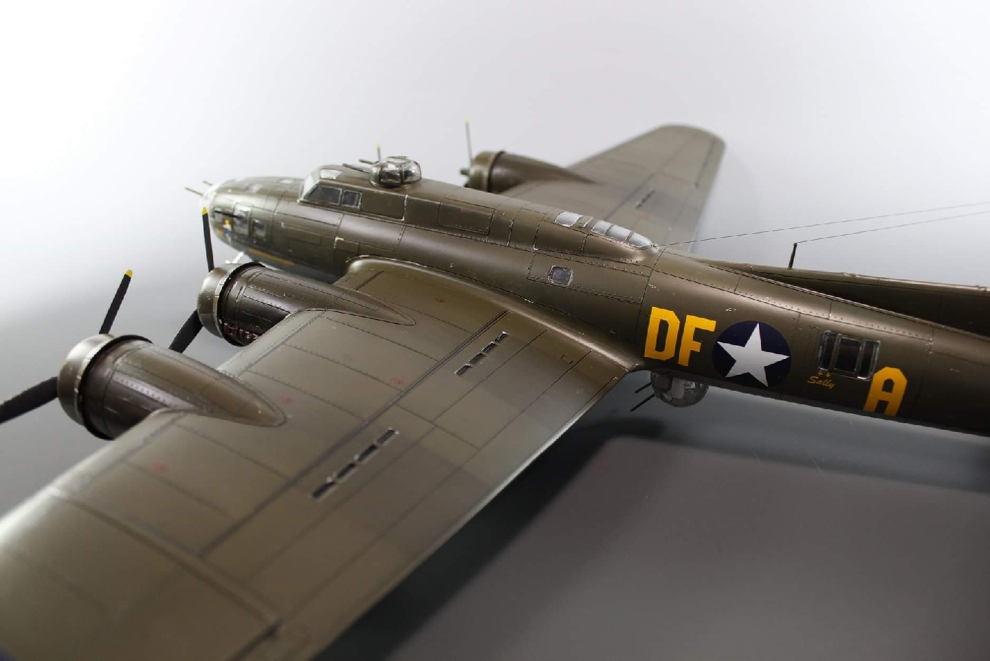 Revell 1/48 B-17F Memphis Belle