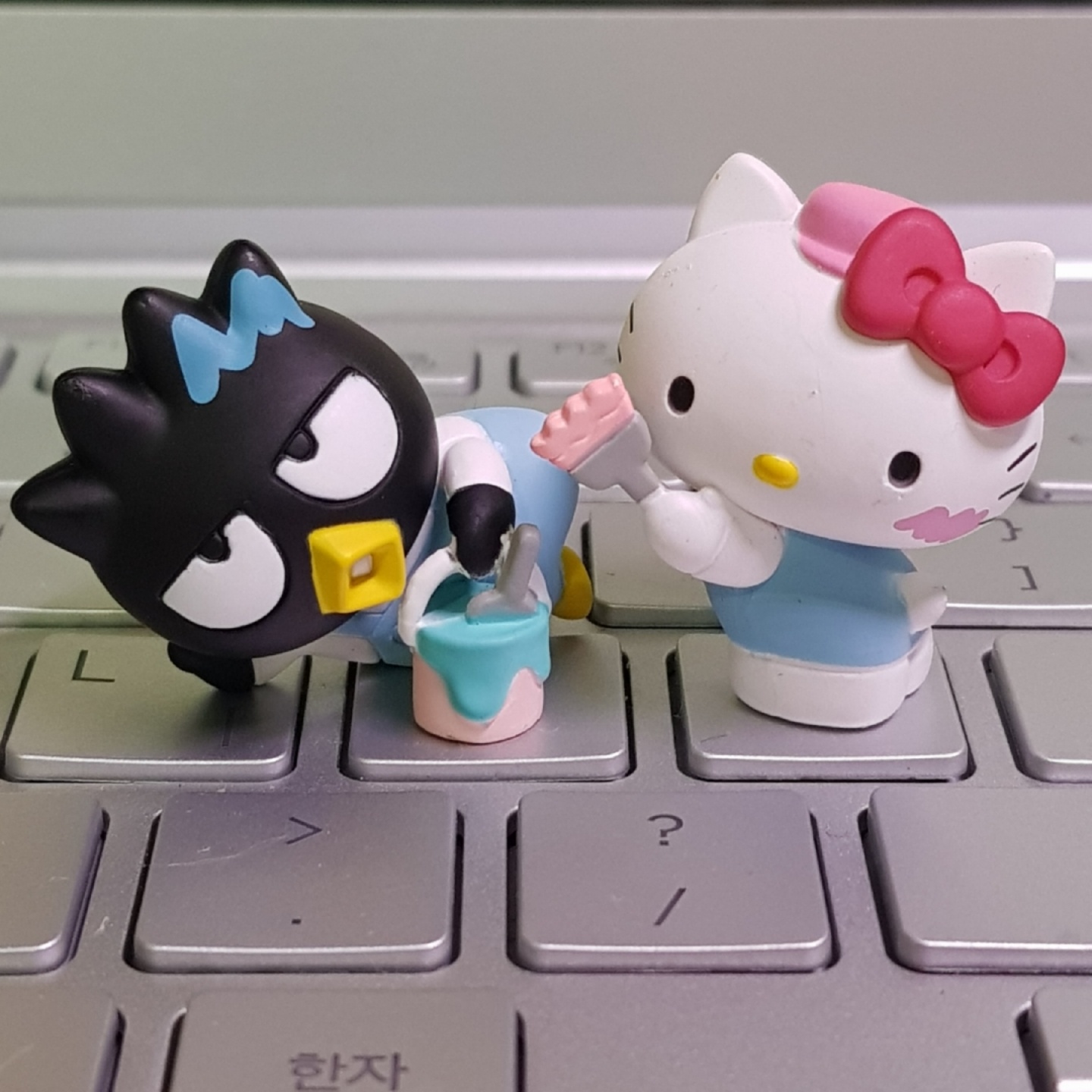 🖤 배드바츠마루 × 헬로키티 ❤