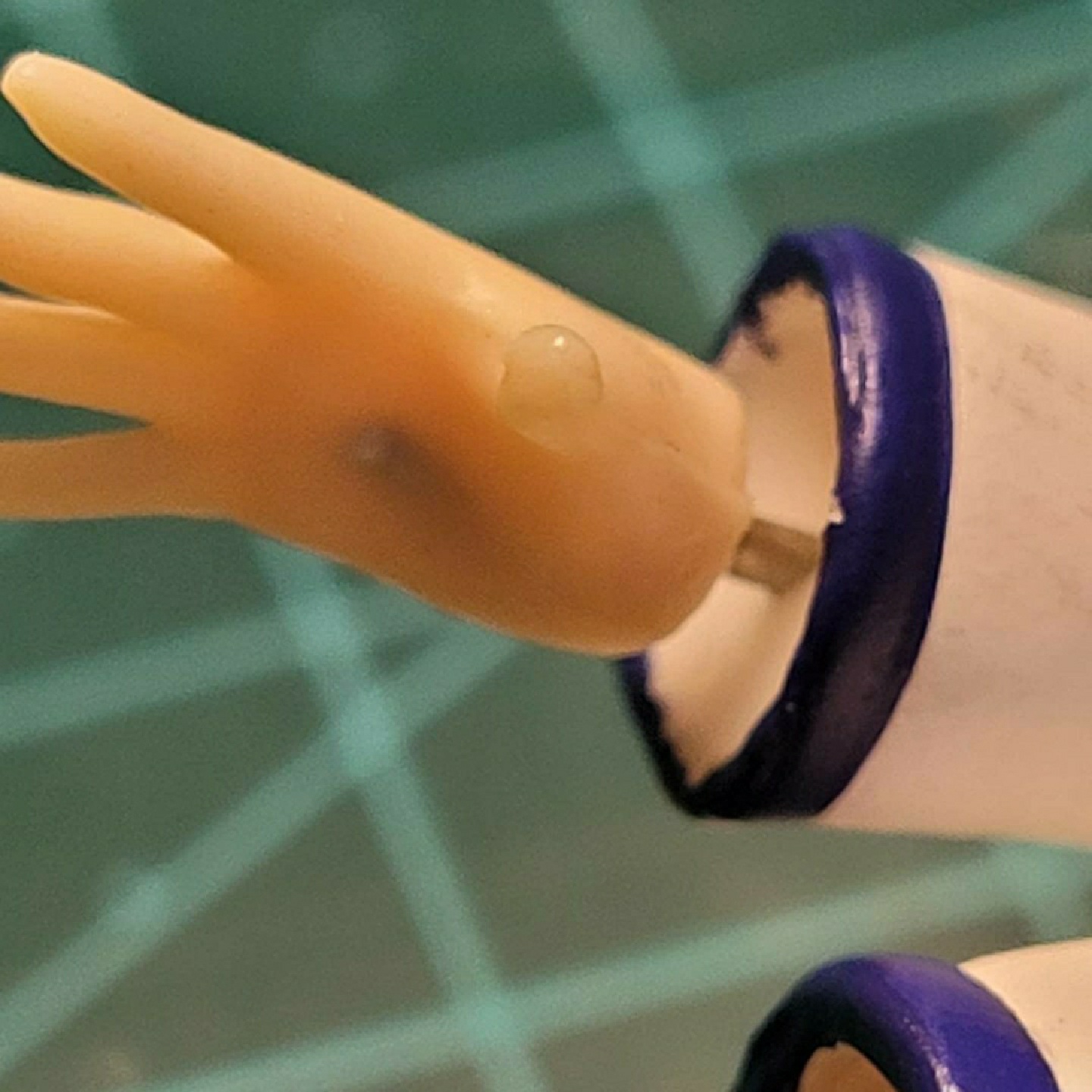 손목 바사삭