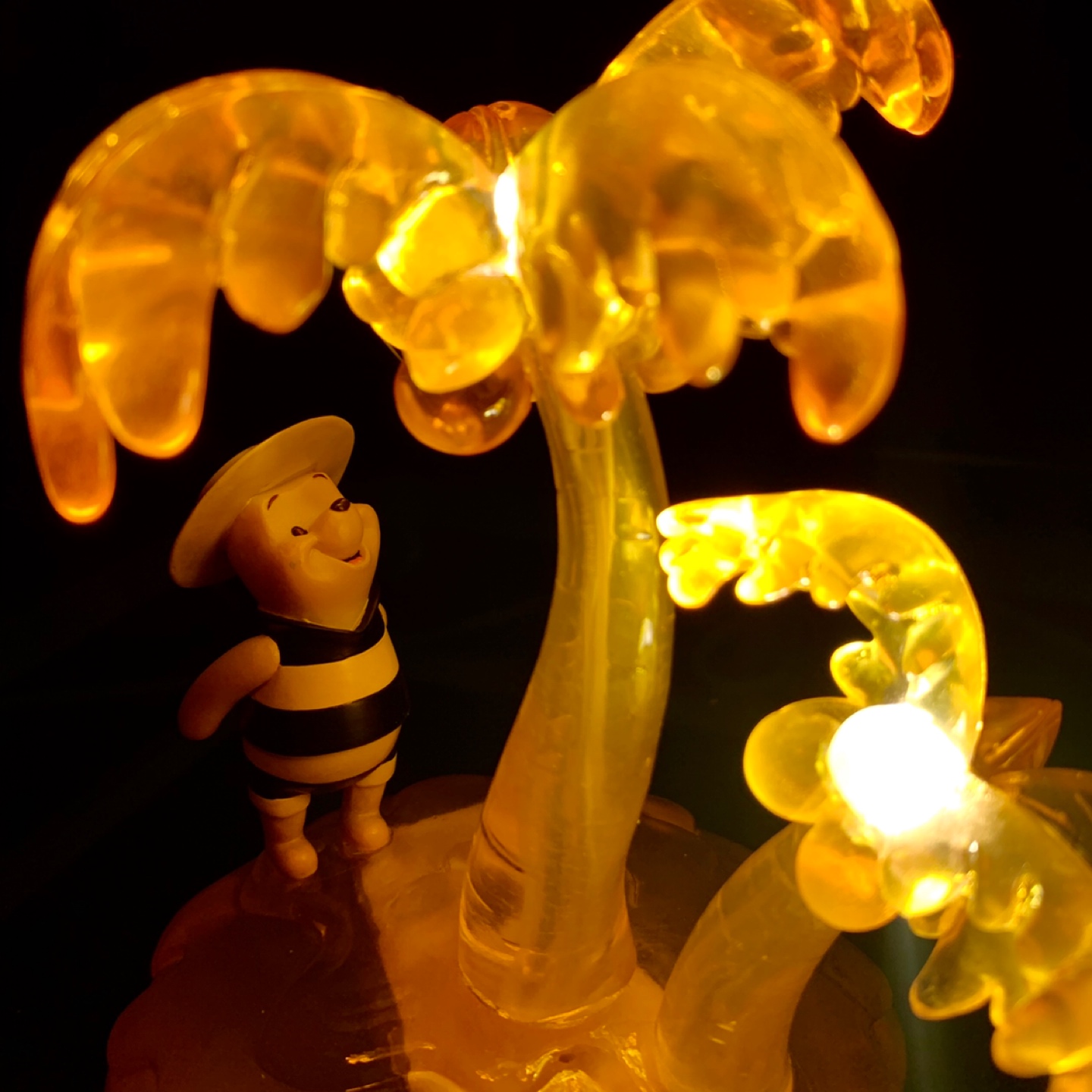 Winnie-The-Pooh 
Honey lamp
