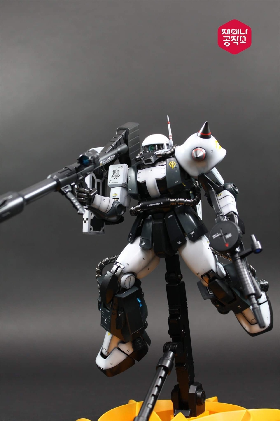 MG ZAKU II Eric Manthfield Custom
