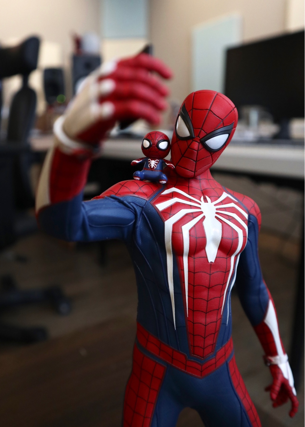 핫토이 PS4 스파이더맨 어드밴스 슈트