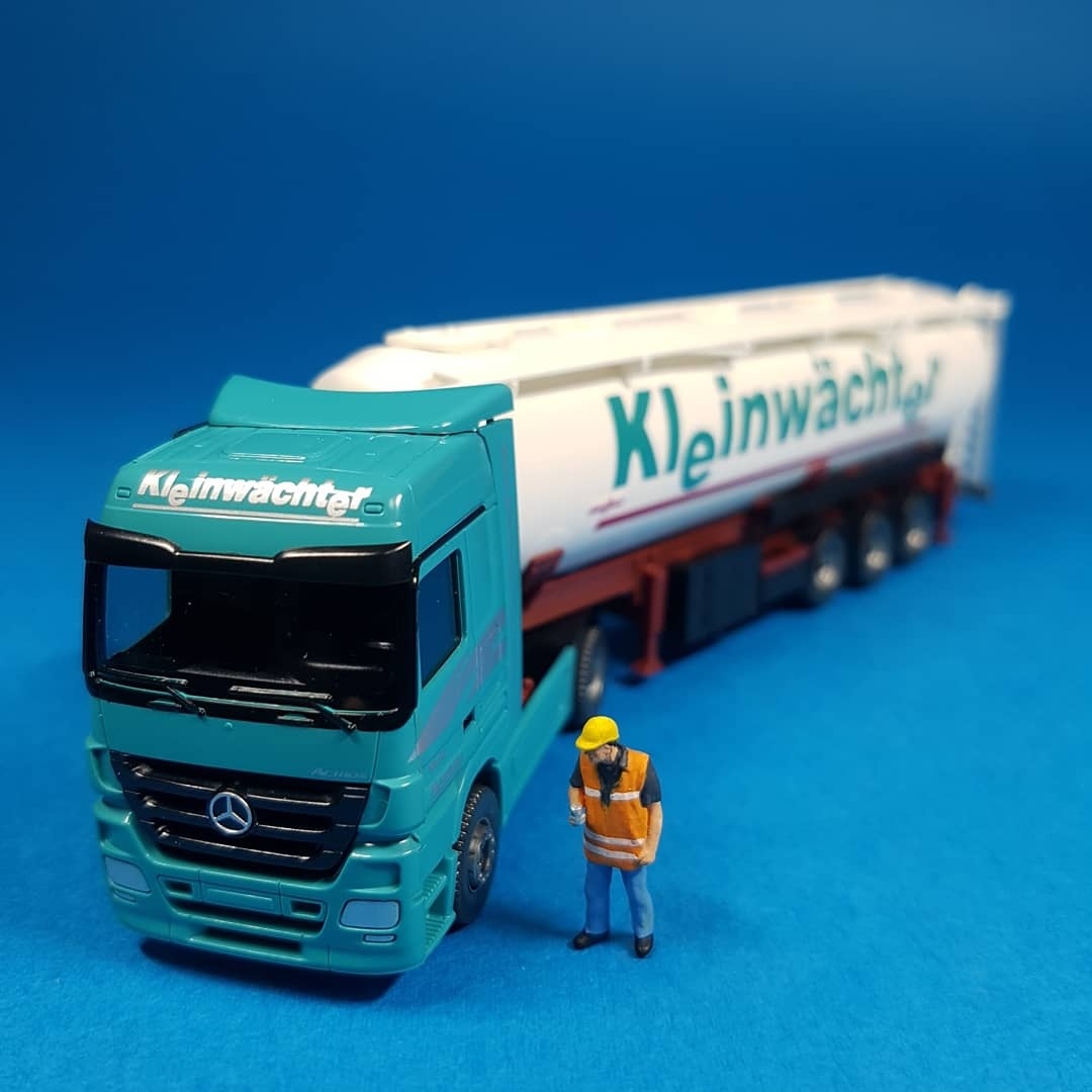 Wiking Silosattelzug (MB Actros/Spitzer) Mercedes-Benz 'Kleinwächter'