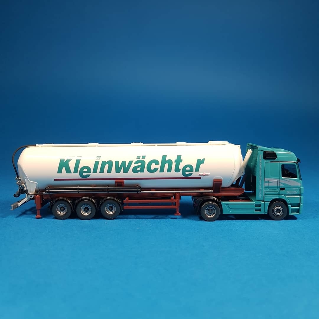Wiking Silosattelzug (MB Actros/Spitzer) Mercedes-Benz 'Kleinwächter'