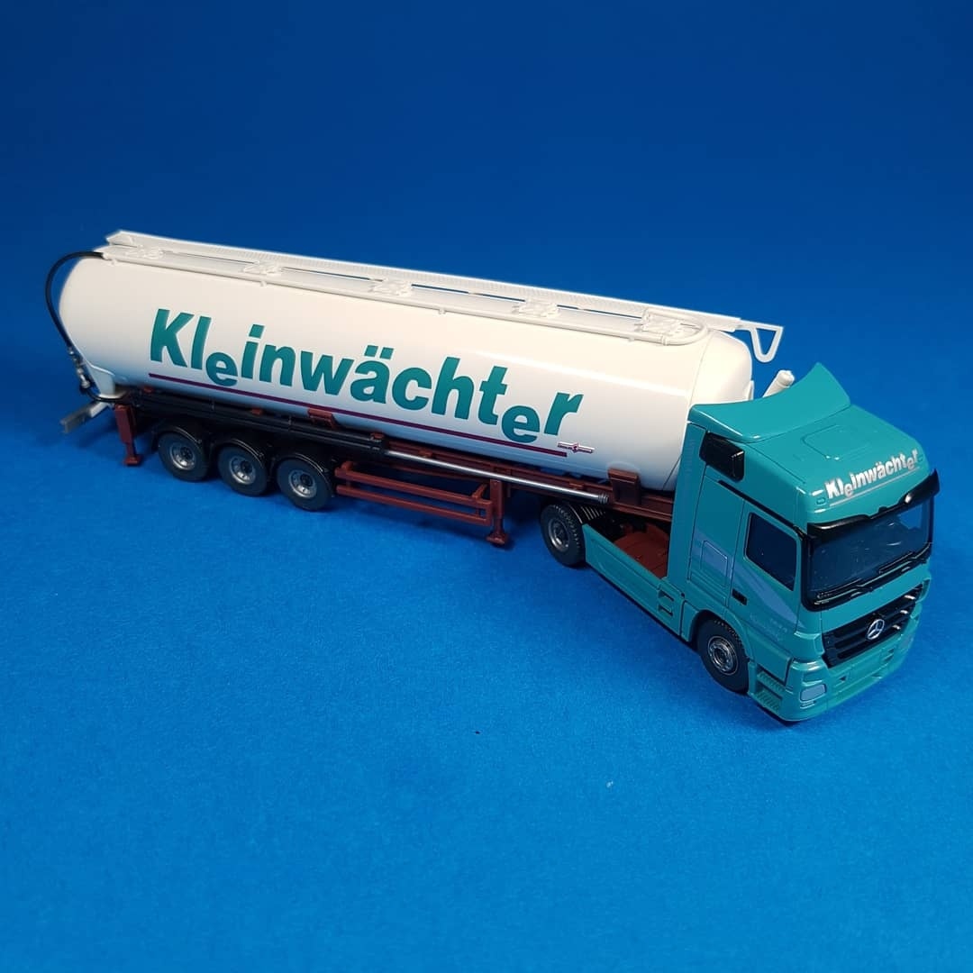 Wiking Silosattelzug (MB Actros/Spitzer) Mercedes-Benz 'Kleinwächter'