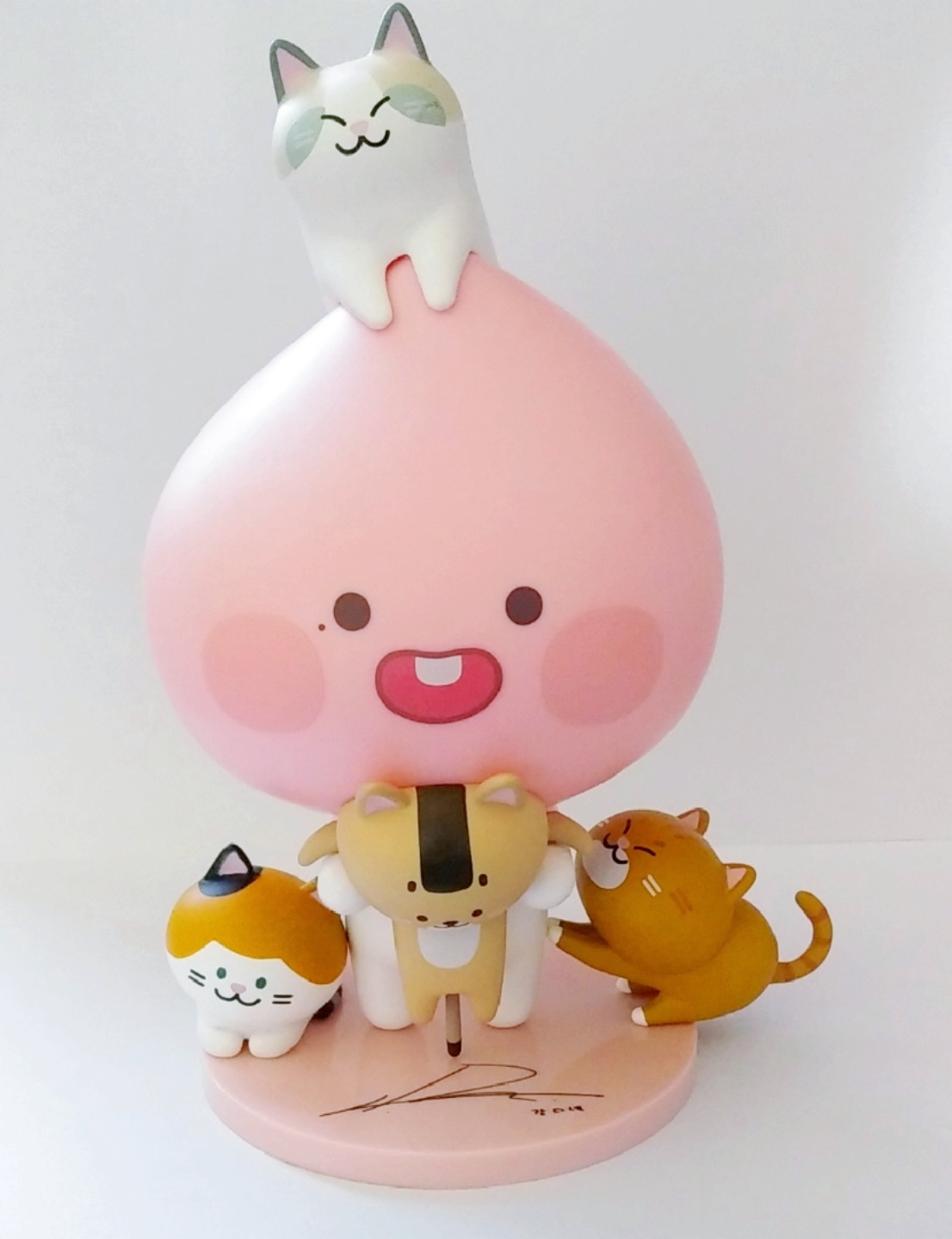강다니엘 어피치 피규어