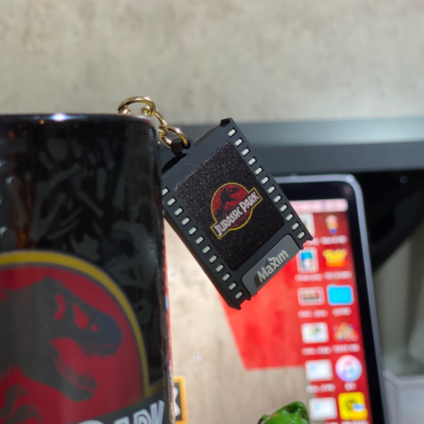 🦖 쥬라기 공원 X 맥심 변온 머그잔 ☕