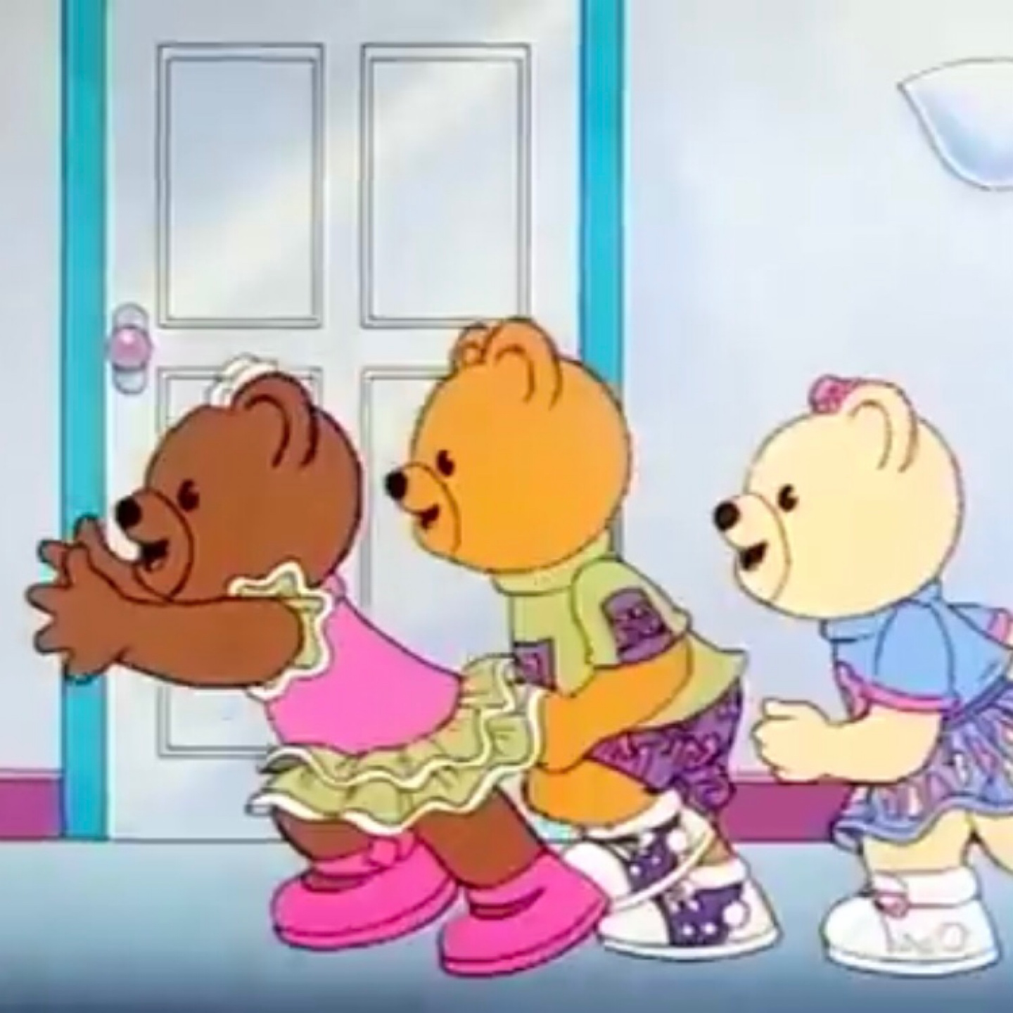 Bananas in pajamas bear