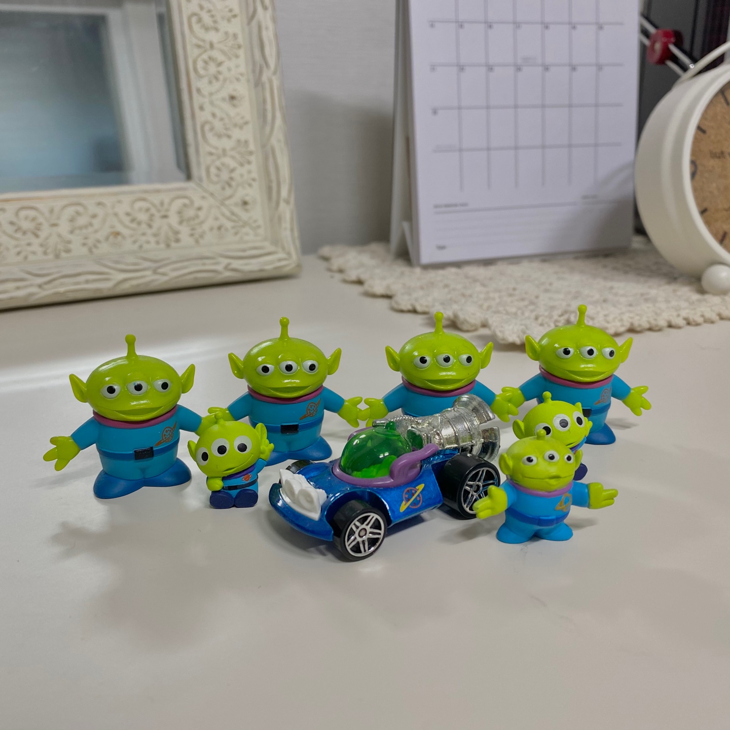 < ALIEN 🧤 >
