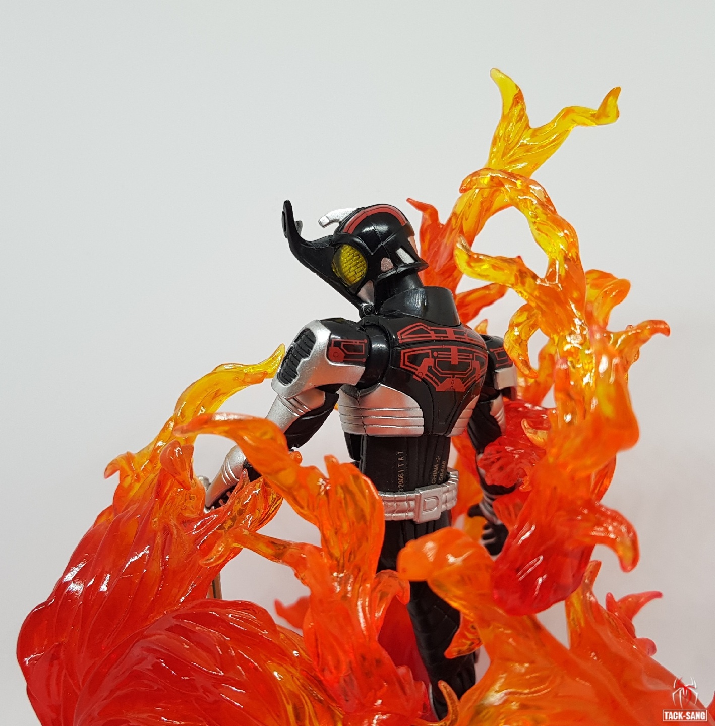 S.H.Figuarts 가면라이더 다크 카부토