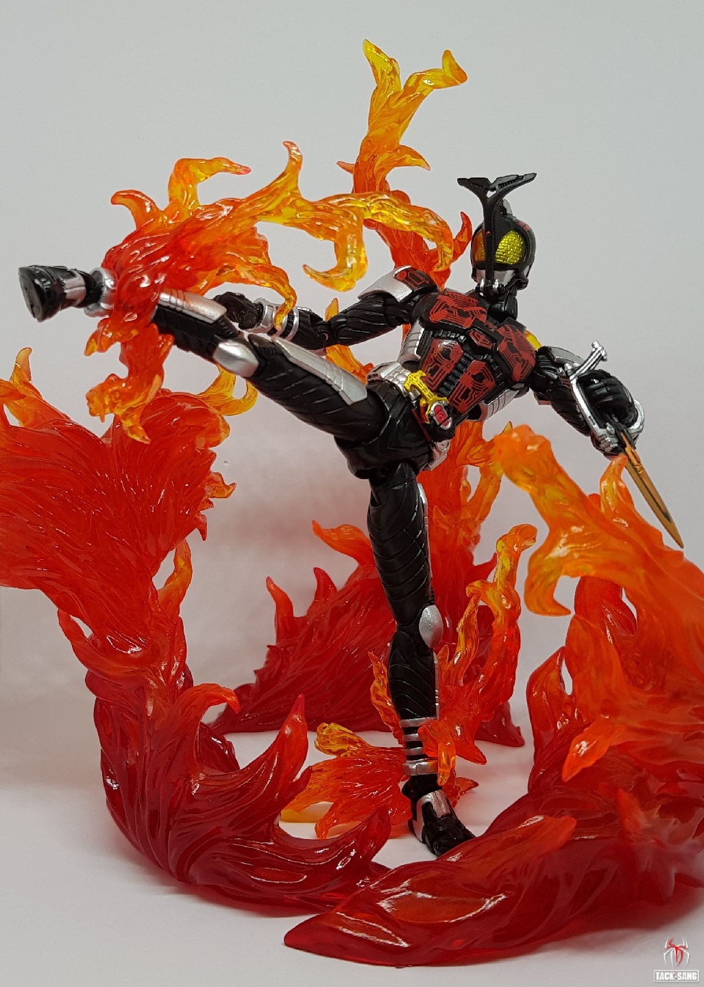 S.H.Figuarts 가면라이더 다크 카부토