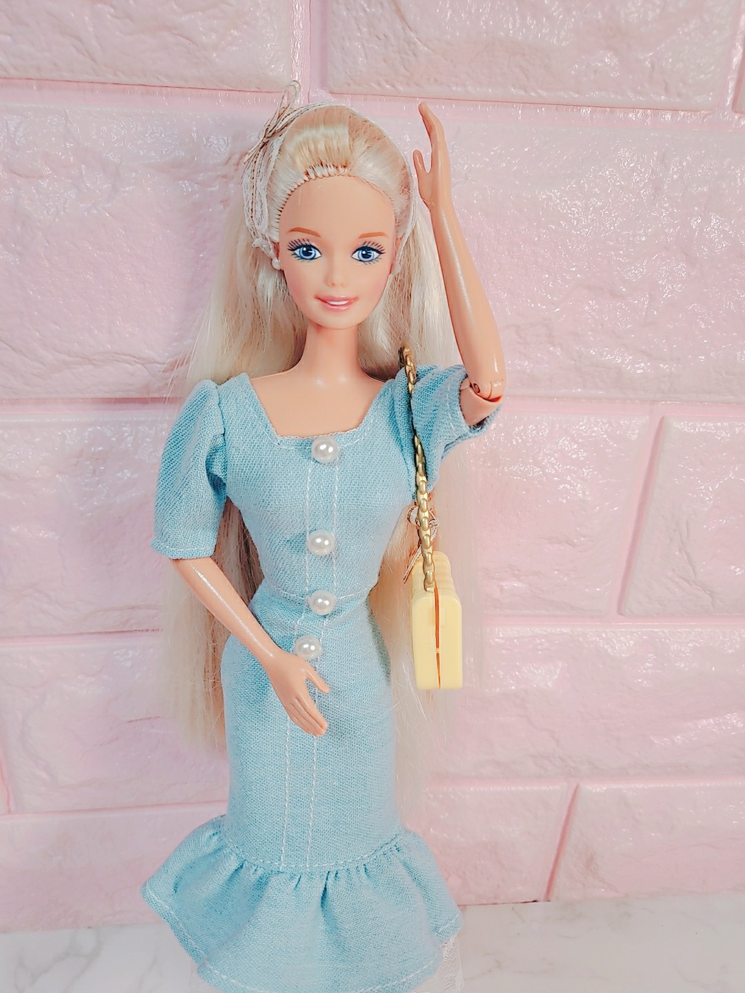 barbie is 뭔들