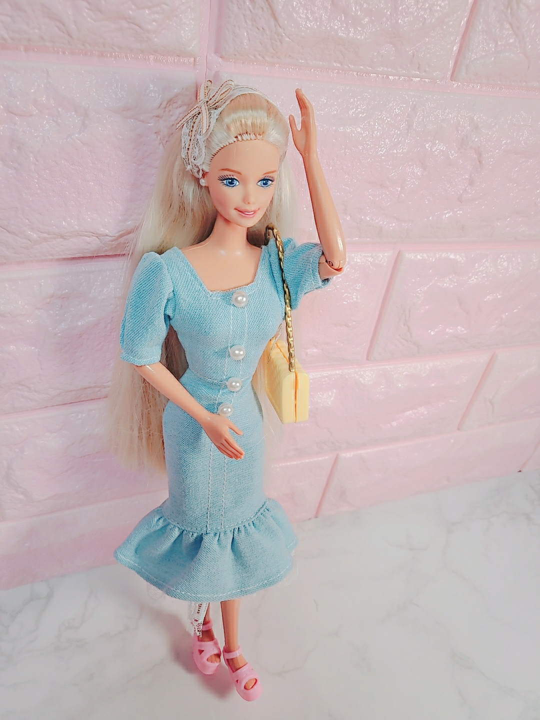 barbie is 뭔들