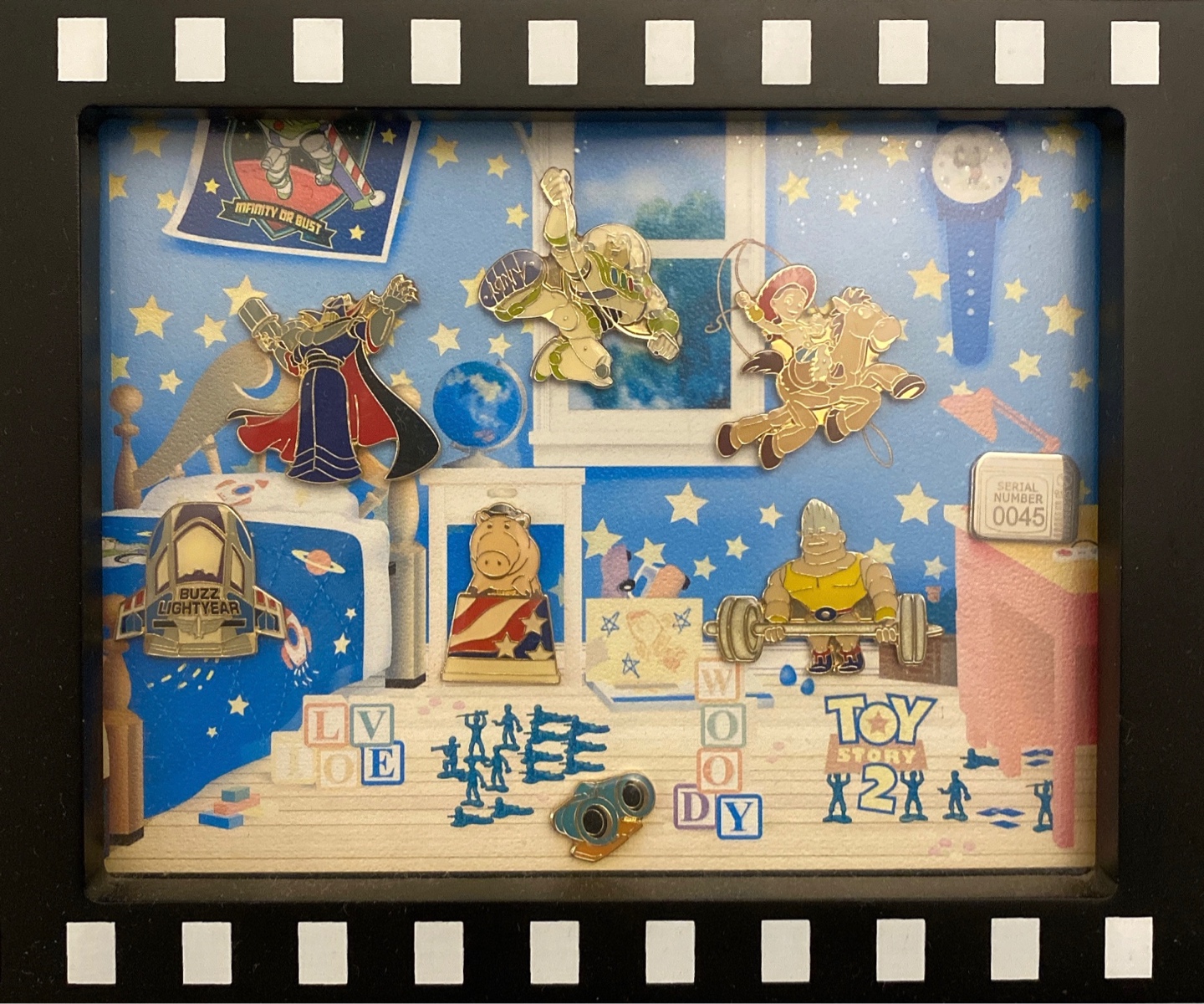 토이스토리 뱃지💛💙