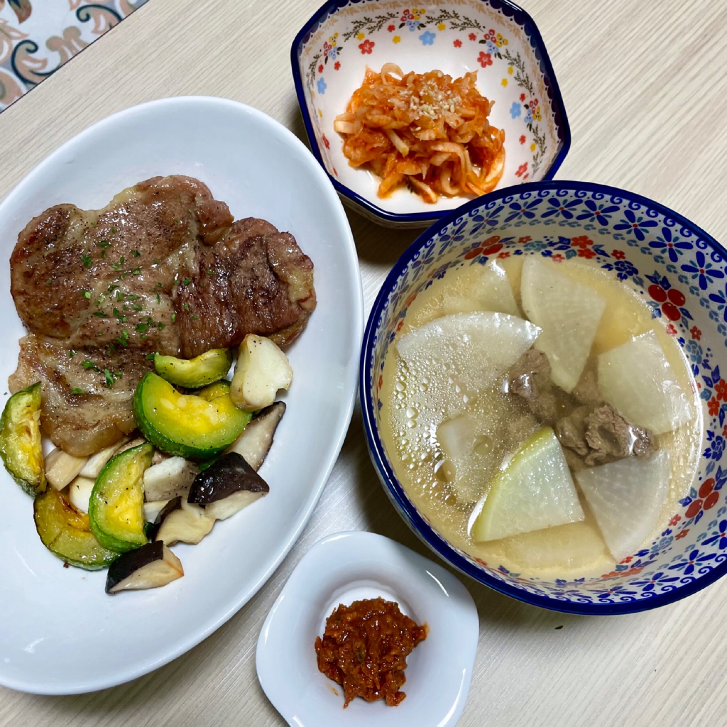 다이소 폴란드 접시