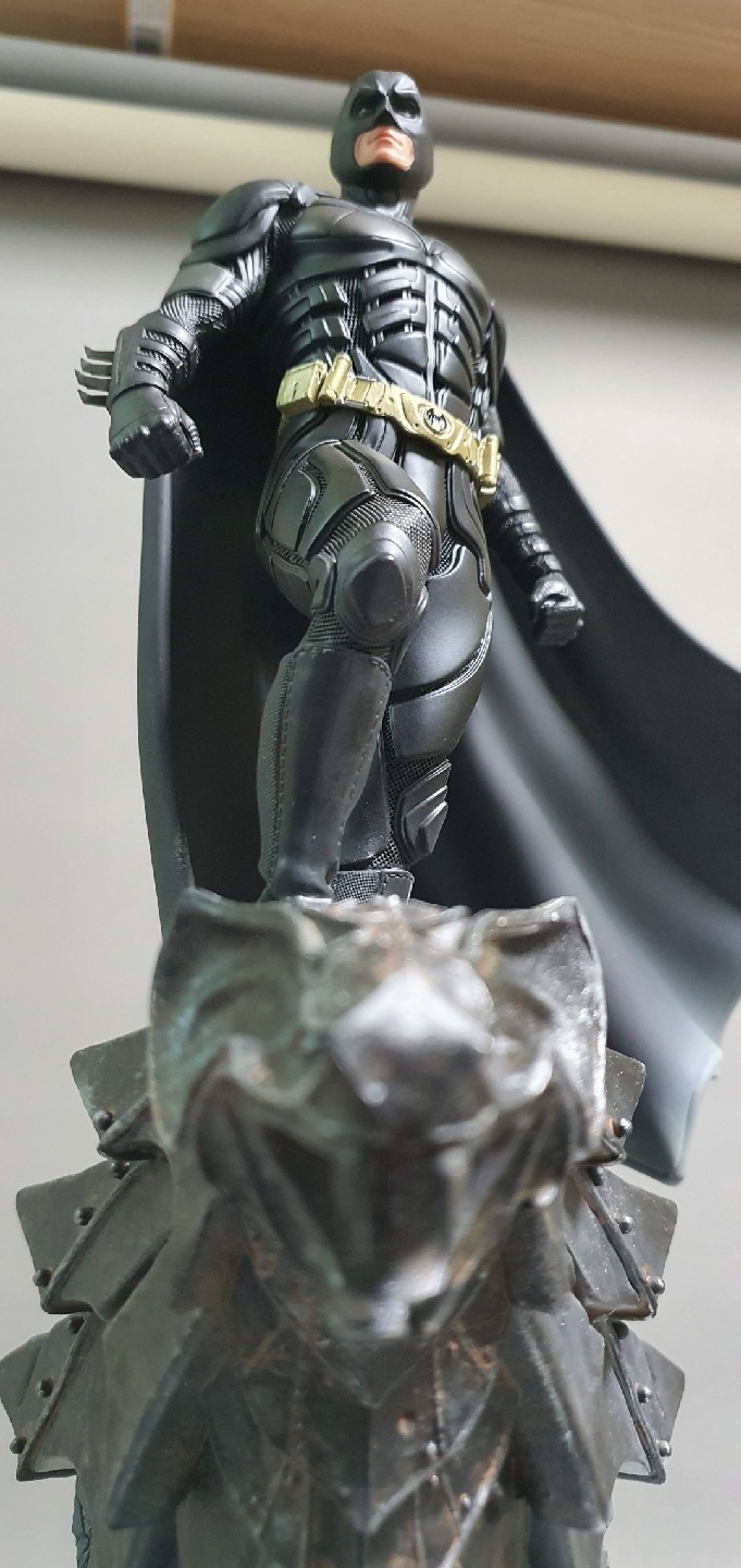 배트맨
THE  DARK KNIGHT