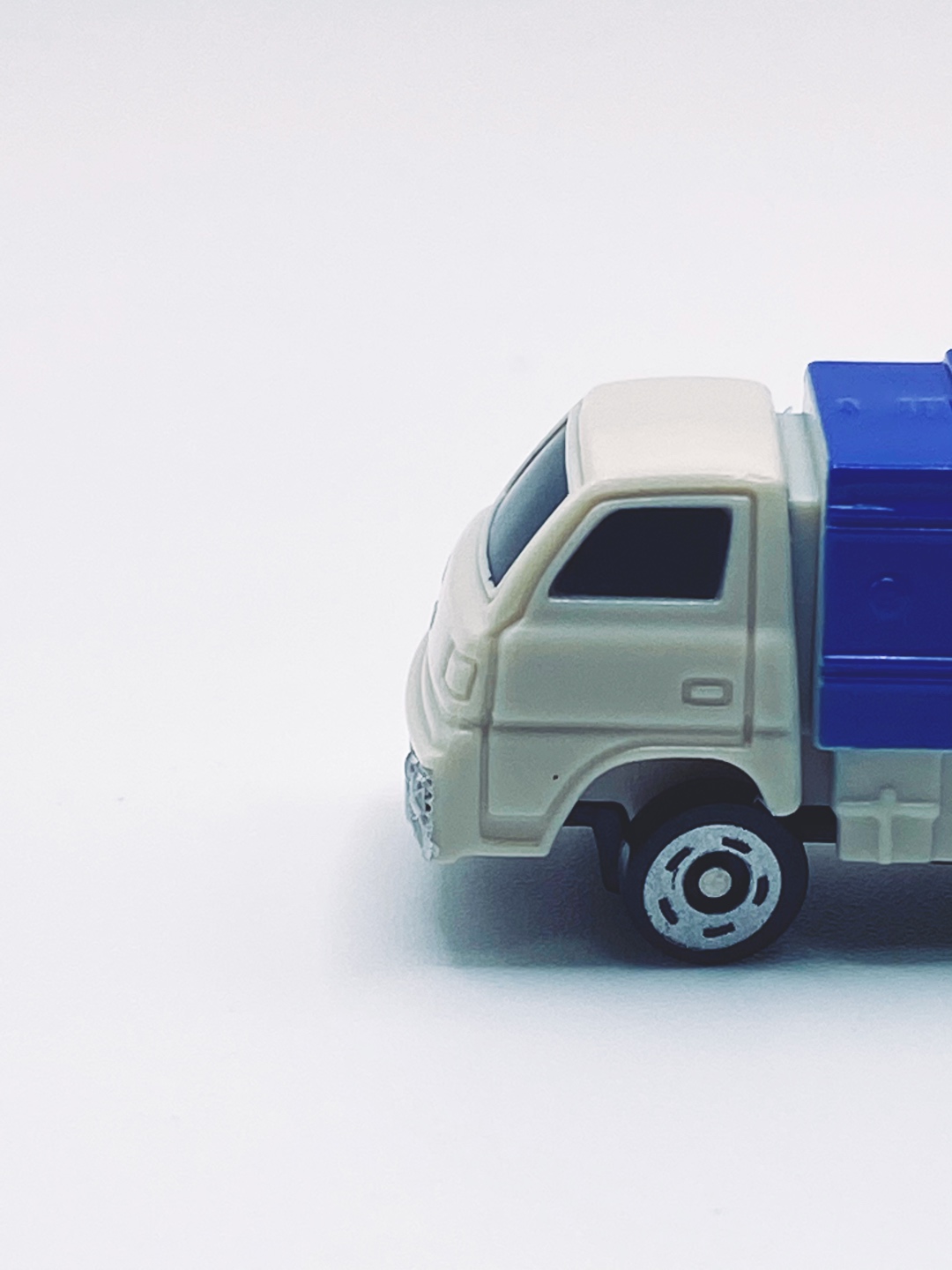 [takara tomy arts/gacha] mitubishi fuso canter refuse truck