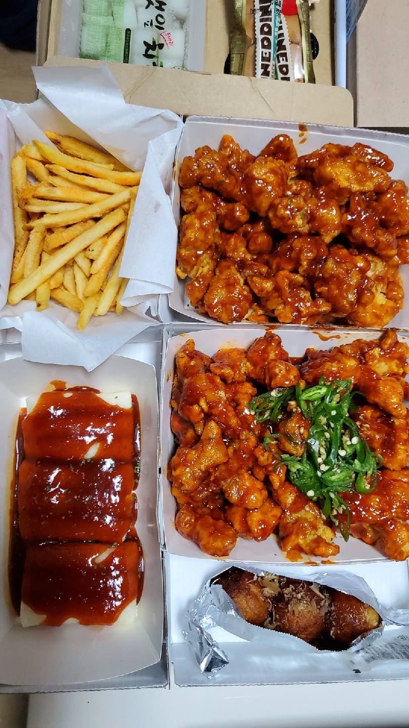 네?저 치킨 한 마리 시켰는데요?