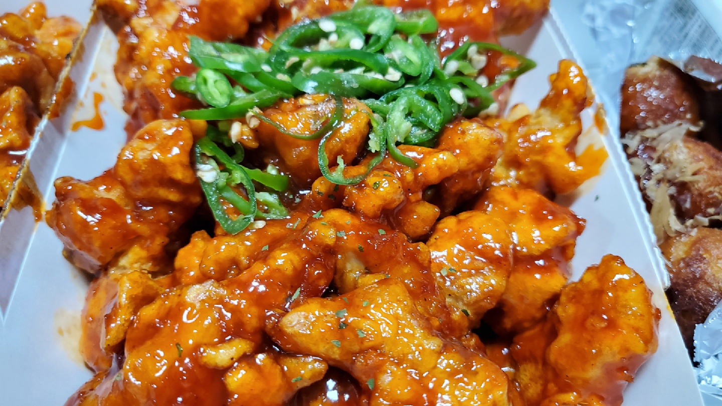 네?저 치킨 한 마리 시켰는데요?