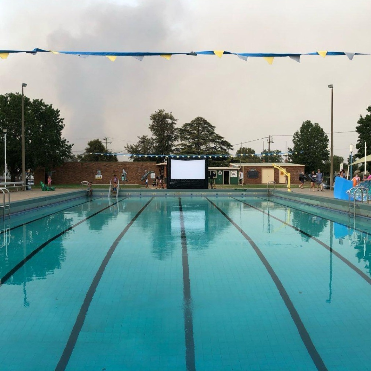 Toystory in the pool~!