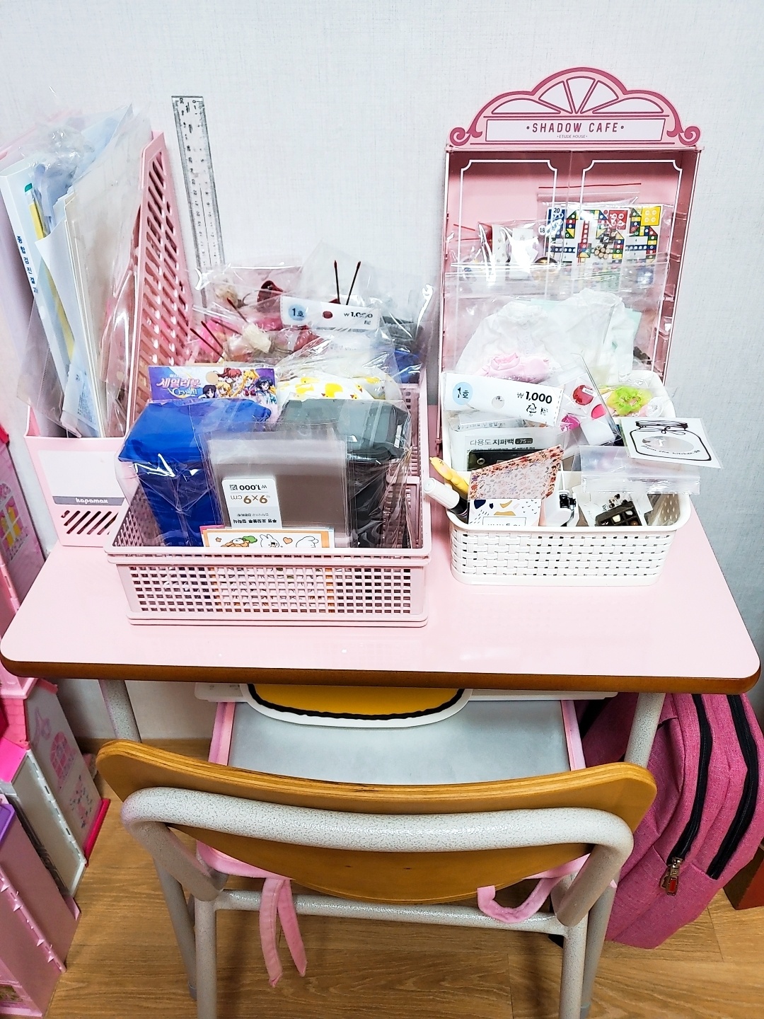 옛날갬성으로다가 학교책상을 핑크색으로 들였어여♡작업책상♡책가방걸어주는 센스🎀