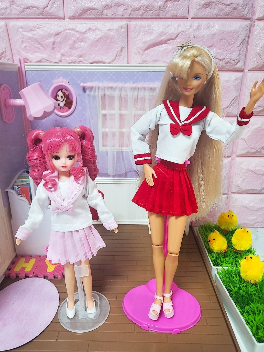 Hi my friend's 반가워♡
우리 교복 멋지지?