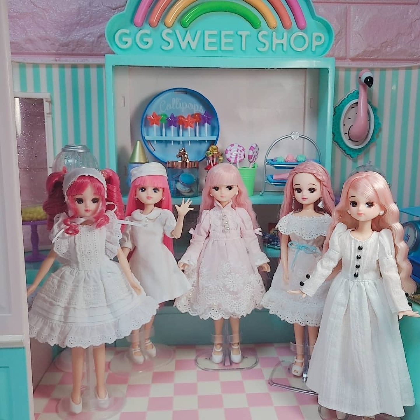 새로운 핑크친구가 생겼어요^^
투톤캐슬리카♡♡핑크와백금발투톤컬러가 매우 좋아요👍미모원탑❤